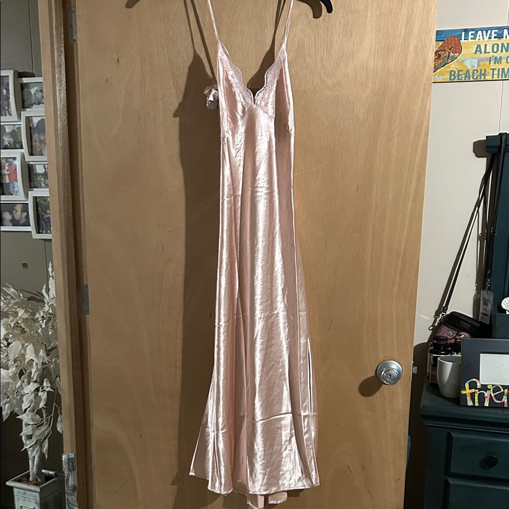 NWT Alecea Rosea Elegant Pink Satin Nightgown